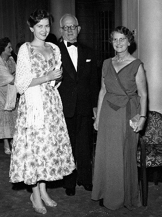 Bill Olley with wife Elsie and daughter Audrey