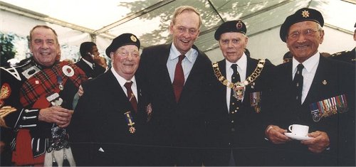 Canadian PM meets veterans